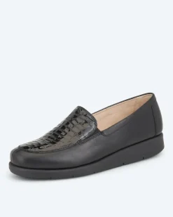 Slipper mit Krokodetails