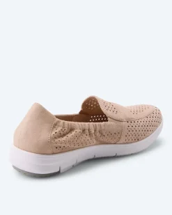 Slipper mit Lochmuster