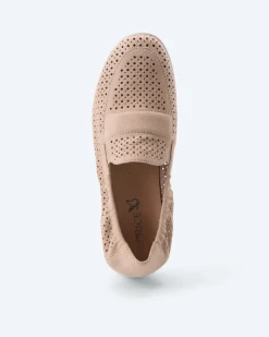 Slipper mit Lochmuster