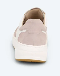 Sneaker im Farbmix