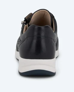 Sneaker in Weite H mit Perforation