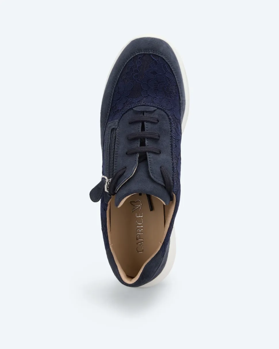 Sneaker mit Blumenspitze